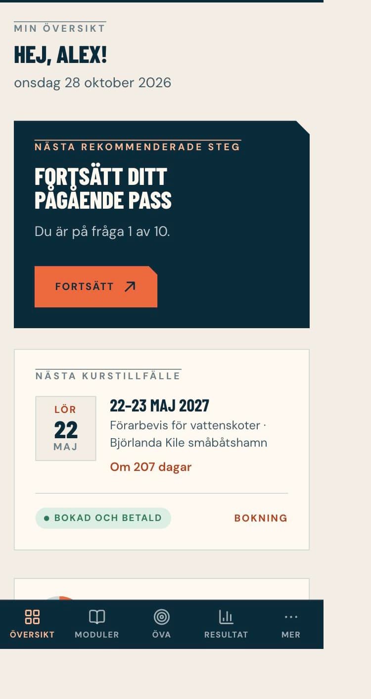 Elevportalens översikt på mobil: nästa rekommenderade steg, kommande kurstillfälle, lästa moduler och senaste övningsprov.